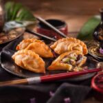 DUMPLINGS ΜΕ ΛΑΧΑΝΙΚΑ ΚΑΙ ΦΙΛΕΤΟ ΚΟΤΟΠΟΥΛΟ