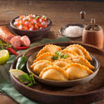 EMPANADAS ΜΕ ΛΟΥΚΑΝΙΚΟ ΦΡΑΝΚΦΟΥΡΤΗΣ,ΛΑΧΑΝΙΚΑ,ΤΣΙΛΙ